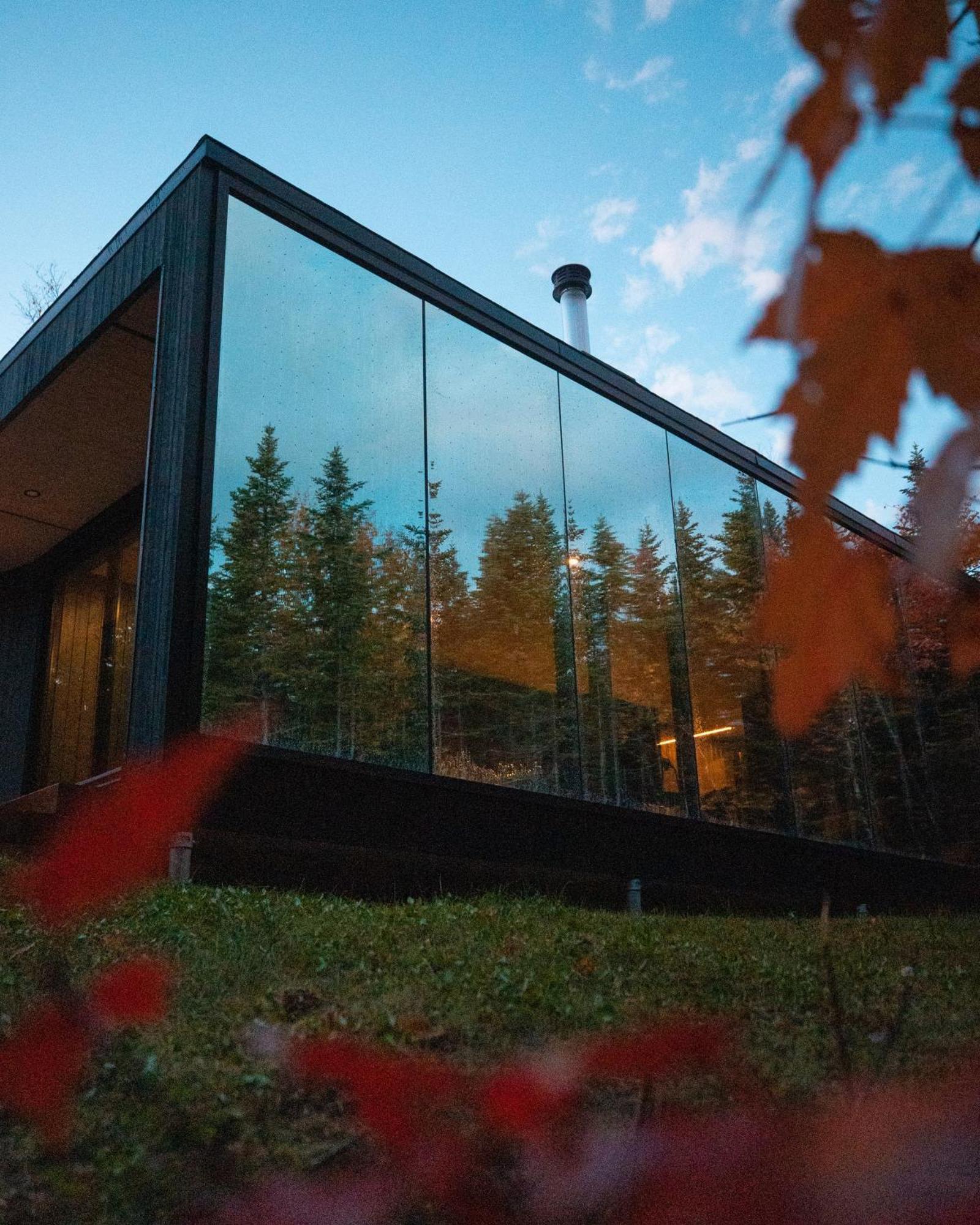 Reflexion Charlevoix - Maisons Miroirs Петіт-Рів'єр-Сен-Франсуа Екстер'єр фото